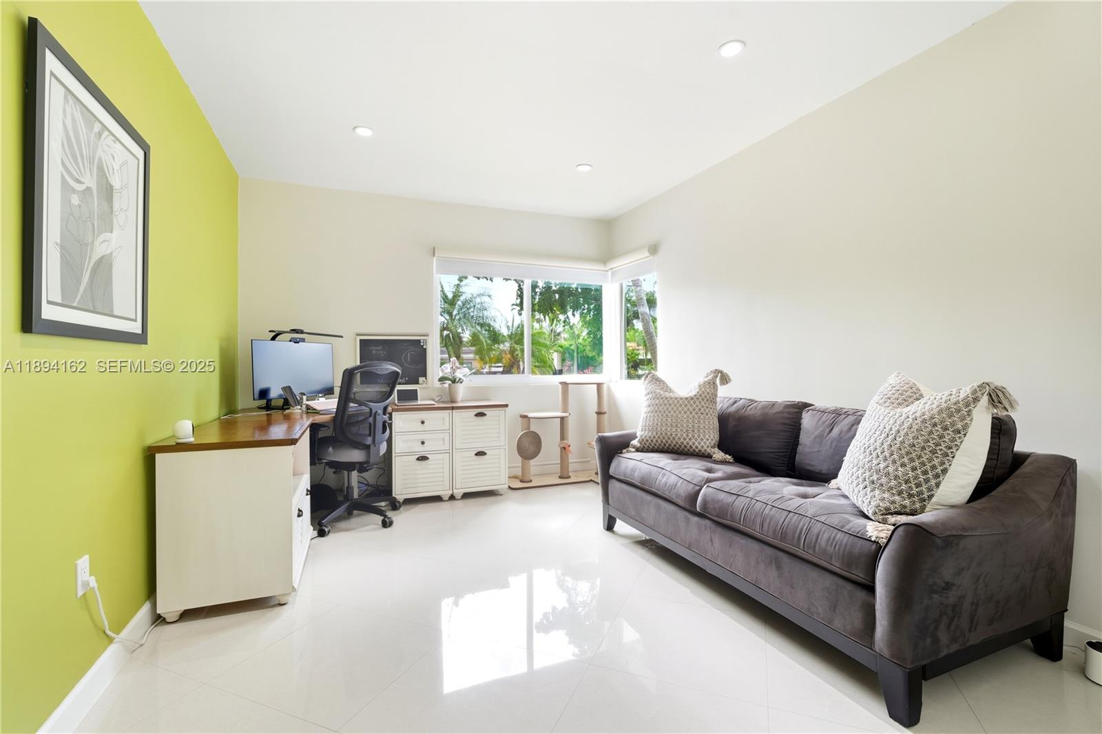 12932 Ixora Rd North Miami, FL 33181