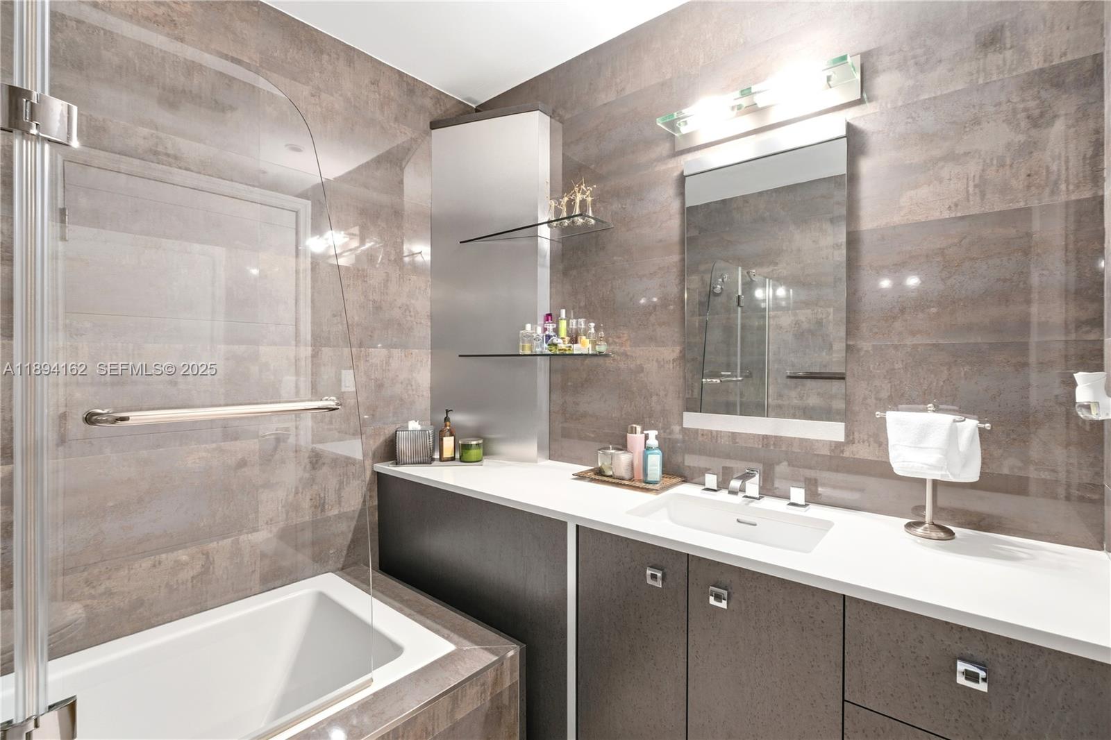 12932 Ixora Rd North Miami, FL 33181