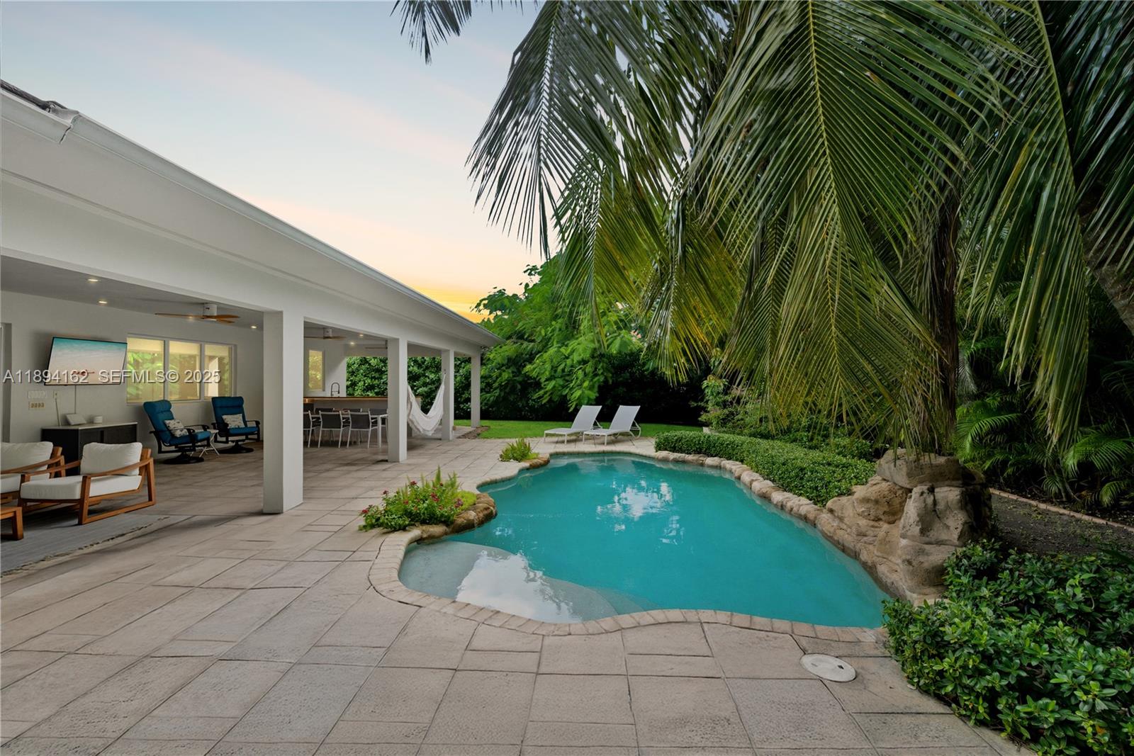 12932 Ixora Rd North Miami, FL 33181