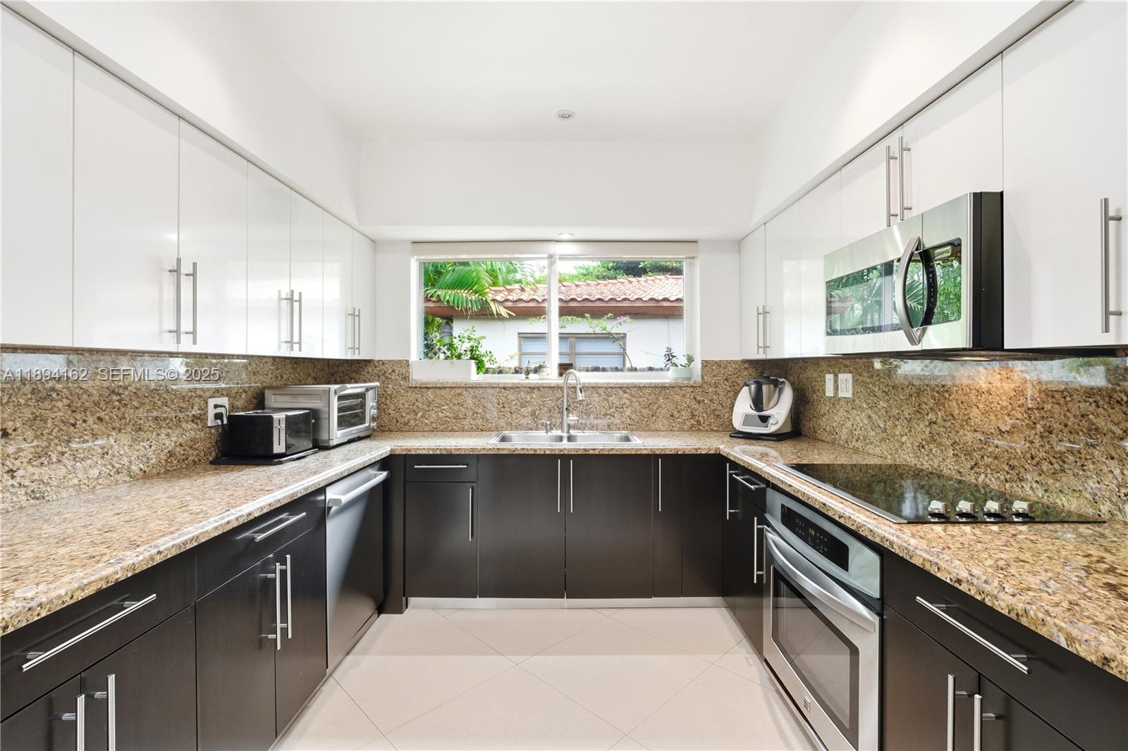 12932 Ixora Rd North Miami, FL 33181