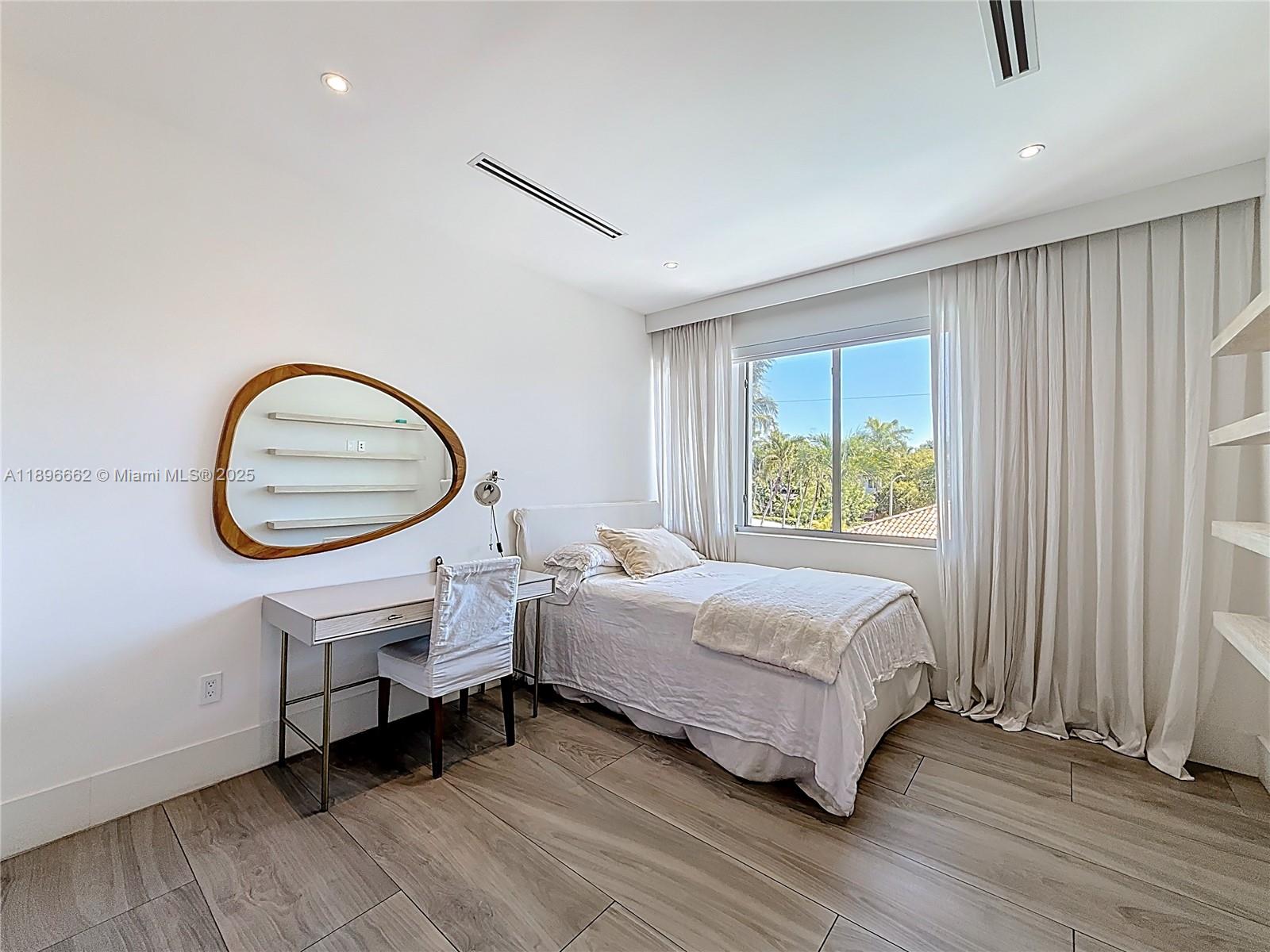 Undisclosed Address Key Biscayne, FL 33149