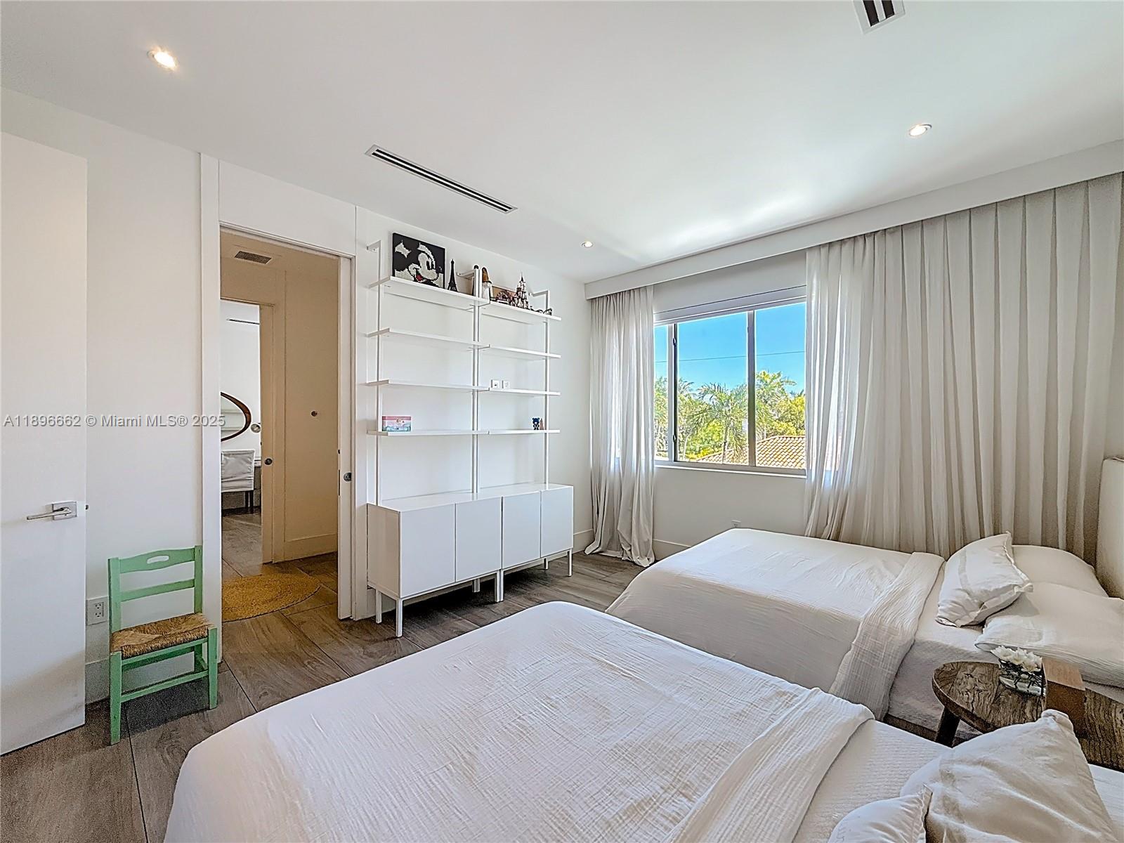 Undisclosed Address Key Biscayne, FL 33149