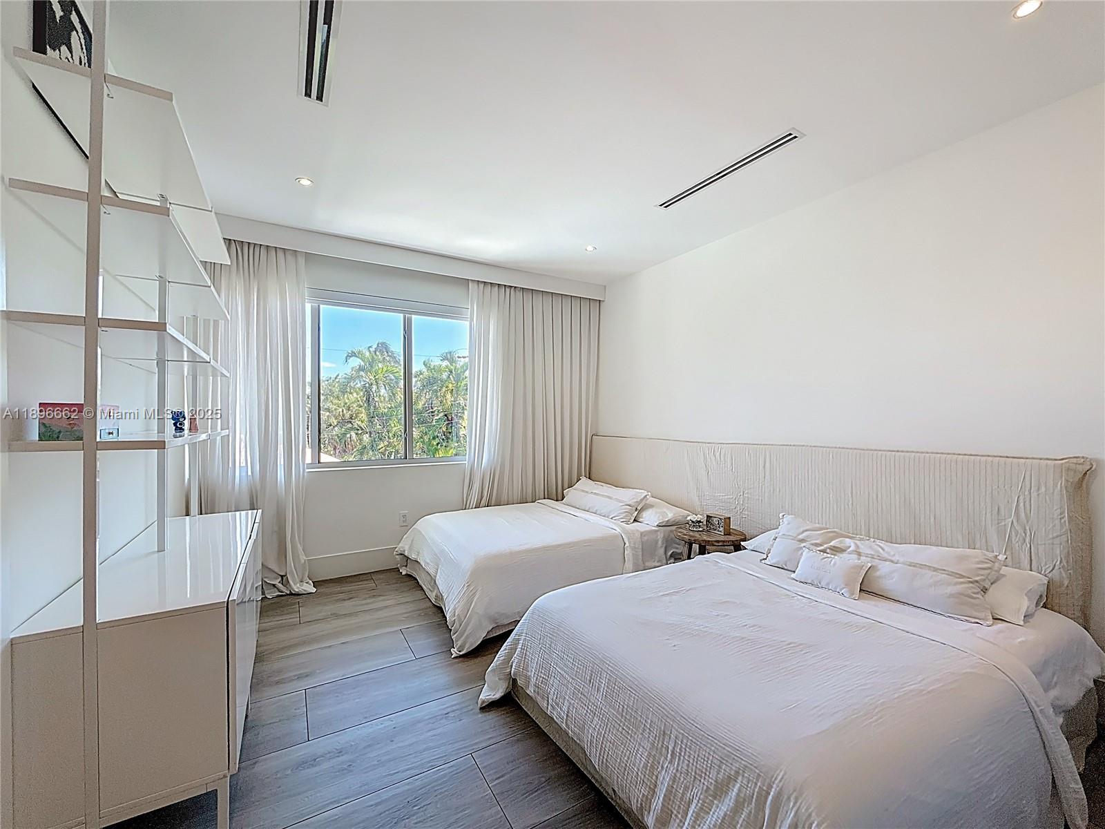 Undisclosed Address Key Biscayne, FL 33149