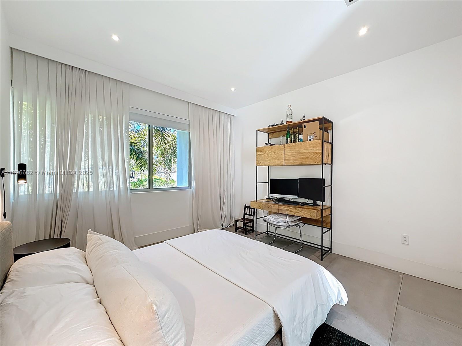 Undisclosed Address Key Biscayne, FL 33149