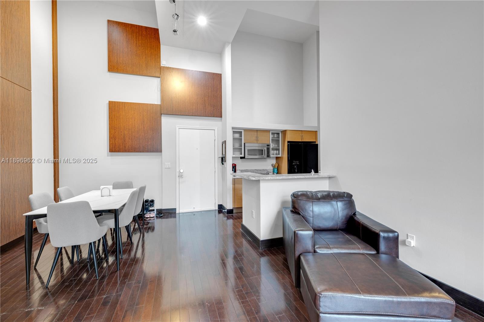 image Venture At Aventura West10