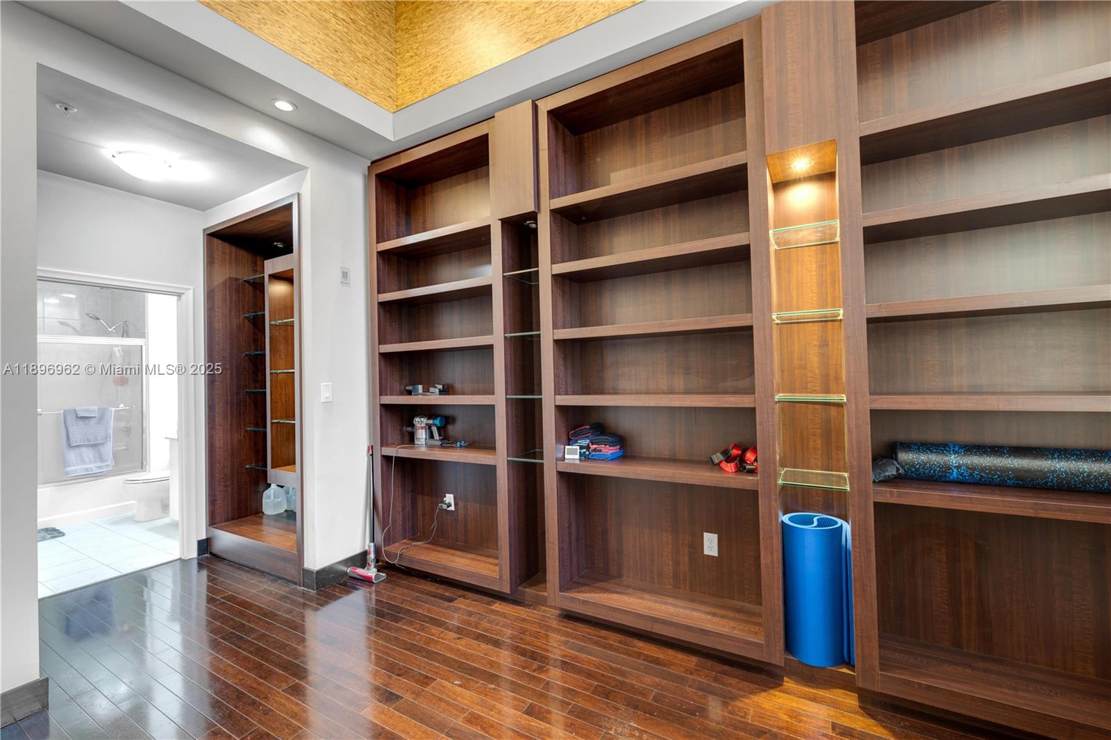 image Venture At Aventura West19