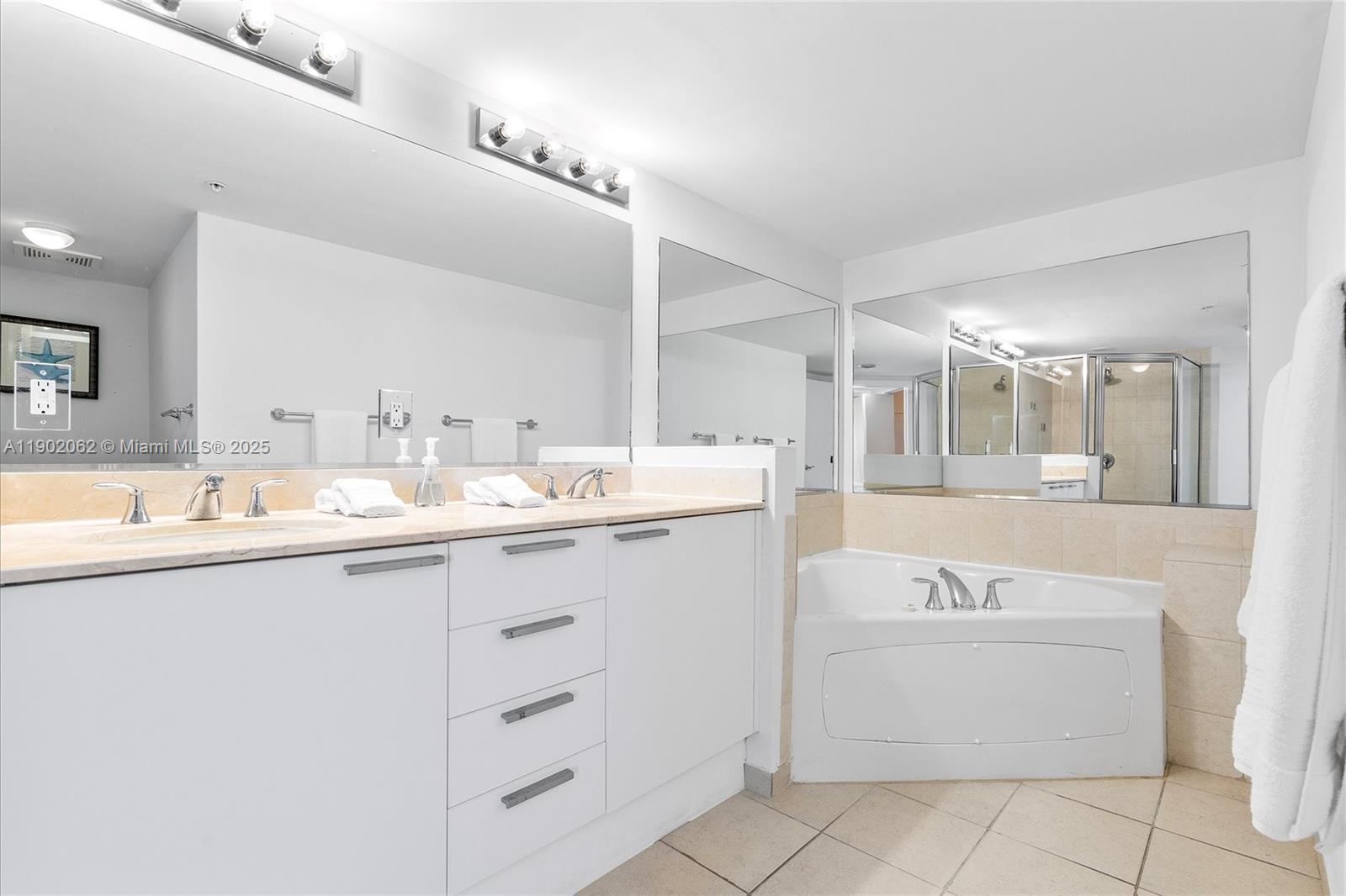 image La Perla Condo22