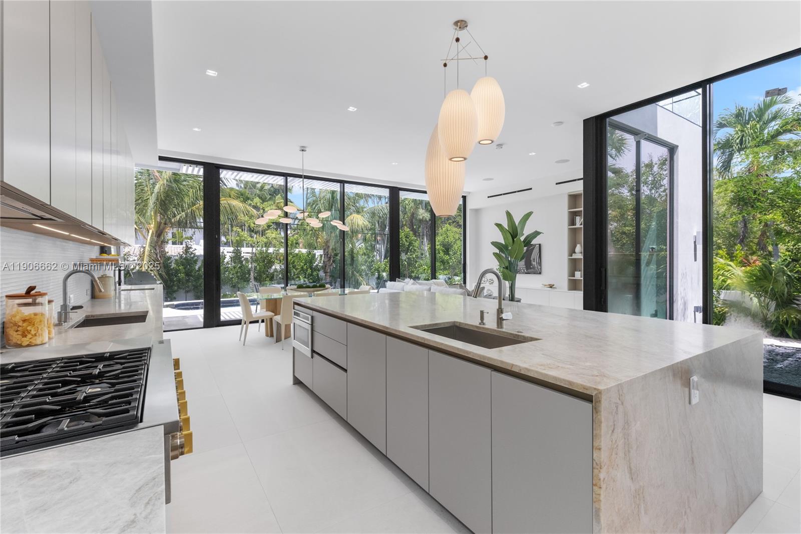 4504 Sheridan Ave Miami Beach, FL 33140