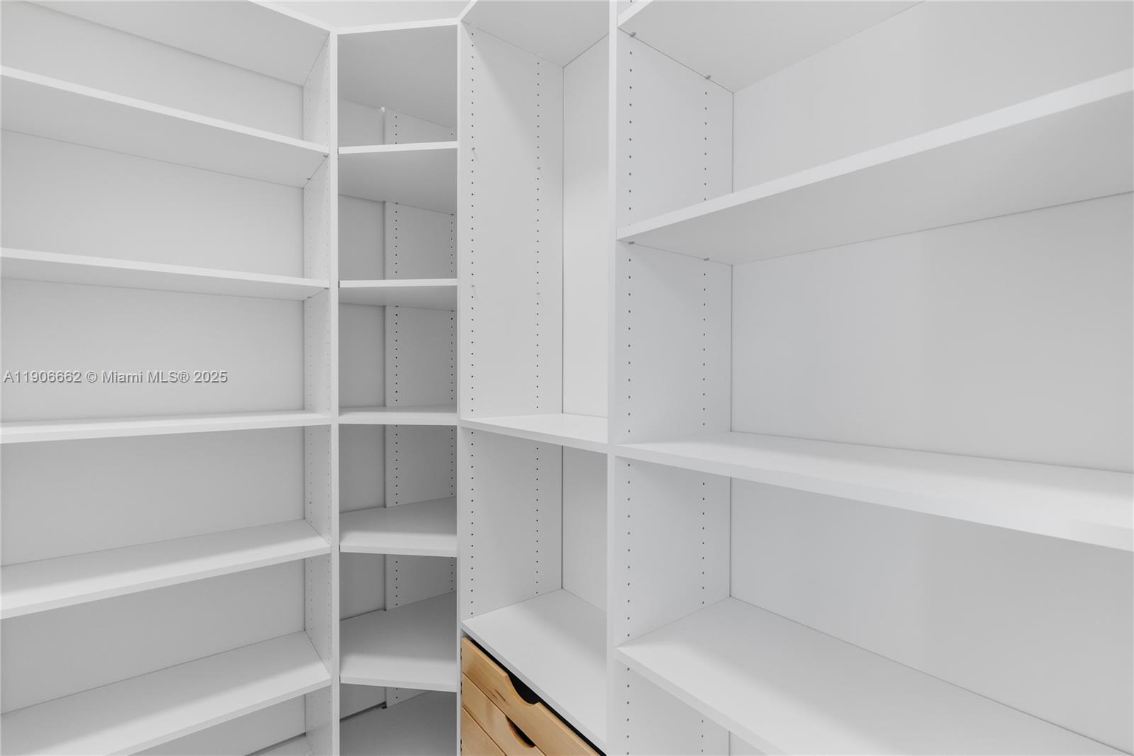 4504 Sheridan Ave Miami Beach, FL 33140