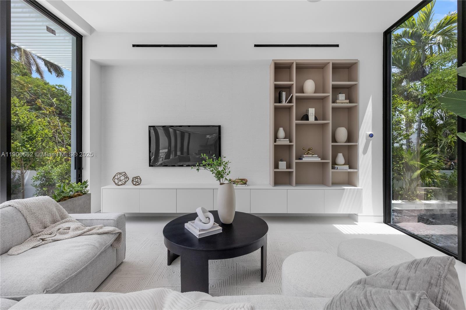 4504 Sheridan Ave Miami Beach, FL 33140