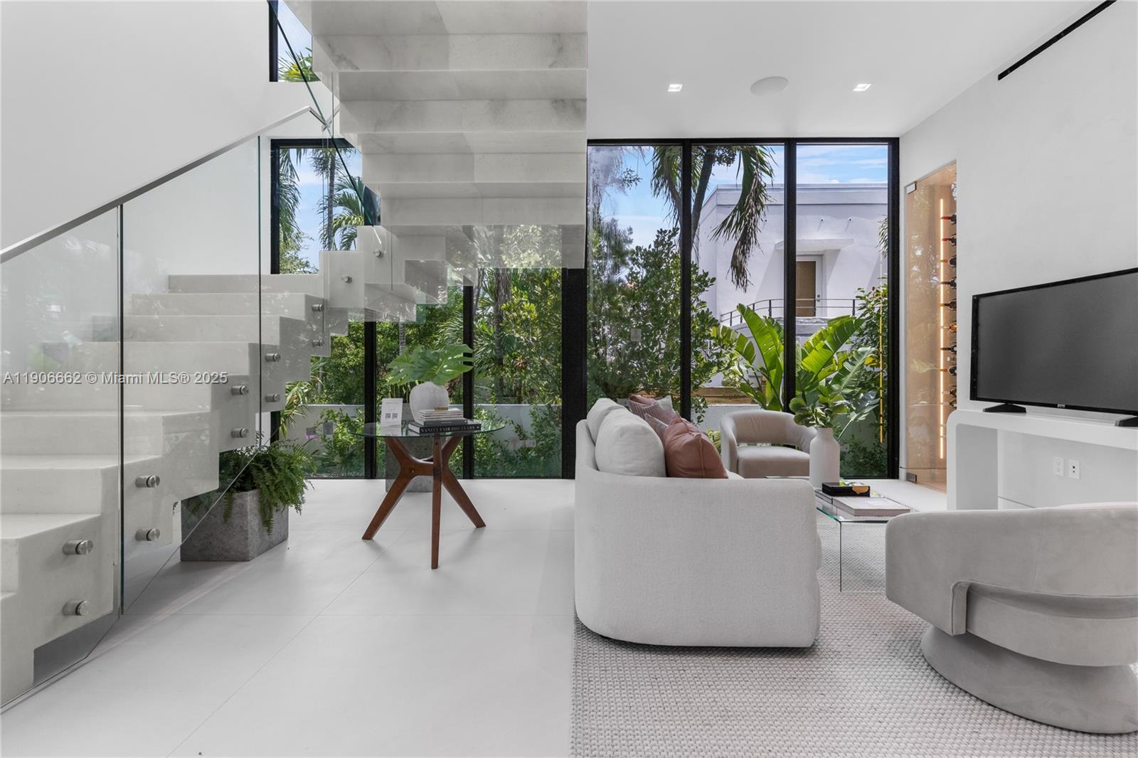 4504 Sheridan Ave Miami Beach, FL 33140