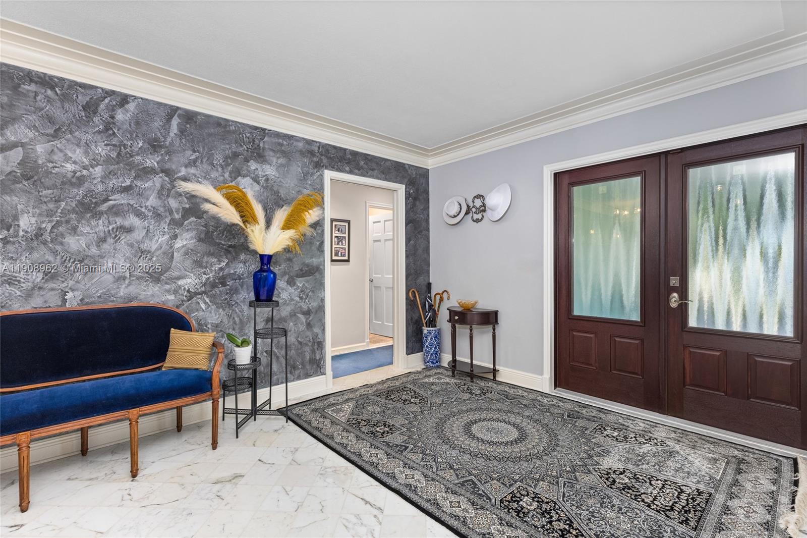 70 Bay Colony Ln Fort Lauderdale, FL 33308