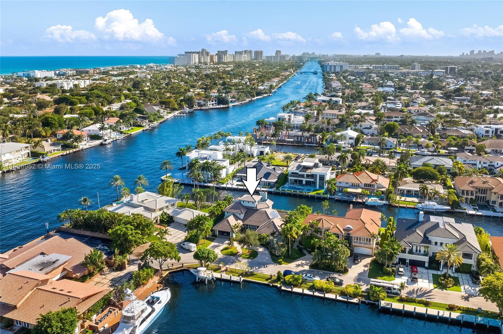 70 Bay Colony Ln Fort Lauderdale, FL 33308