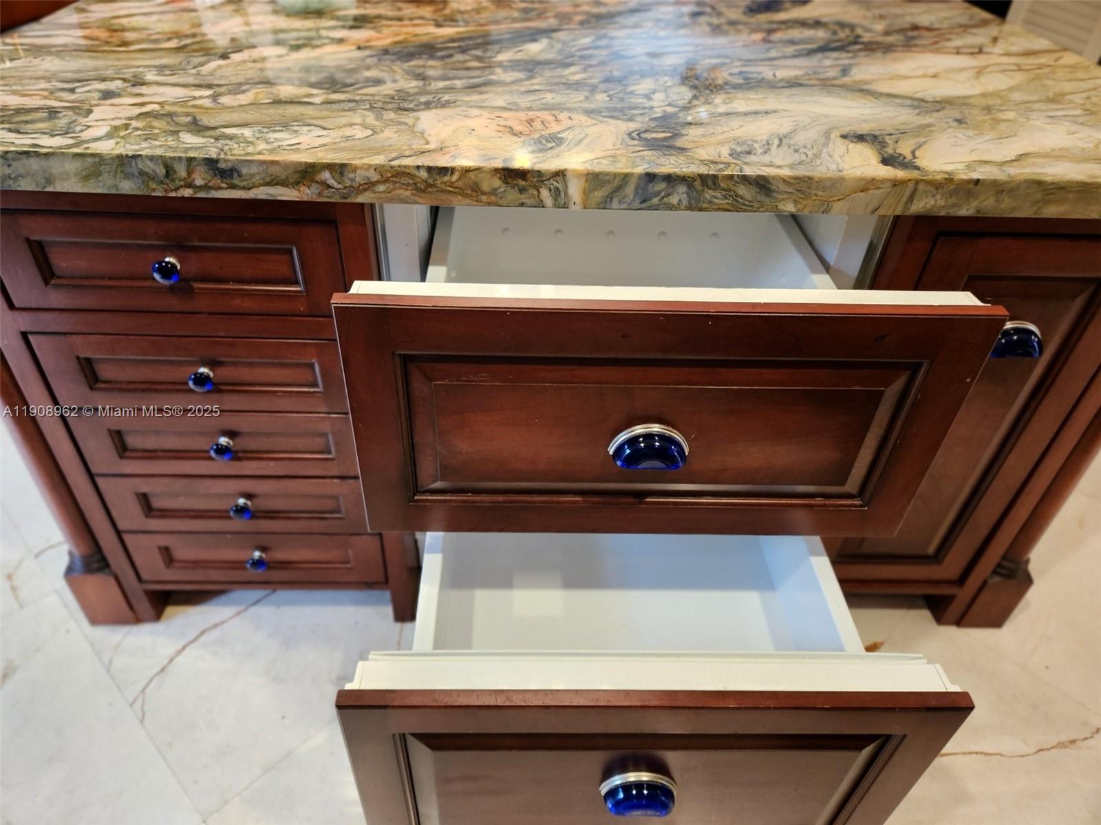 70 Bay Colony Ln Fort Lauderdale, FL 33308