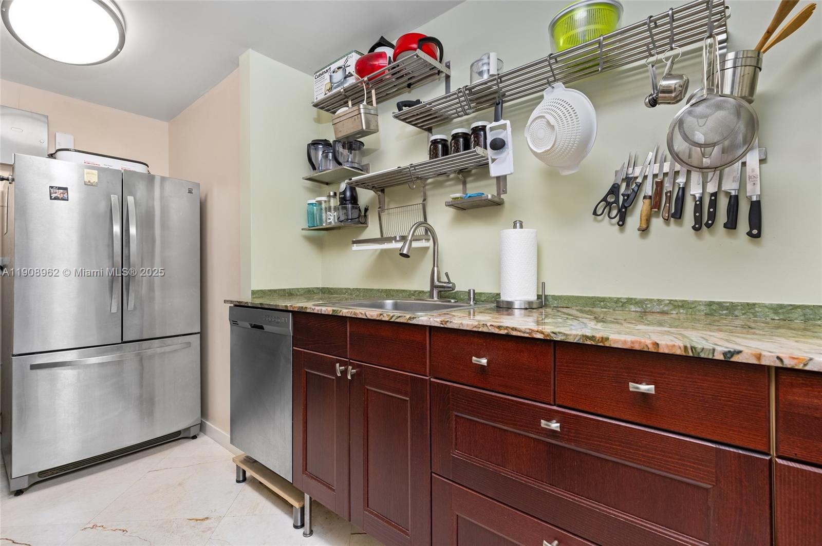 70 Bay Colony Ln Fort Lauderdale, FL 33308