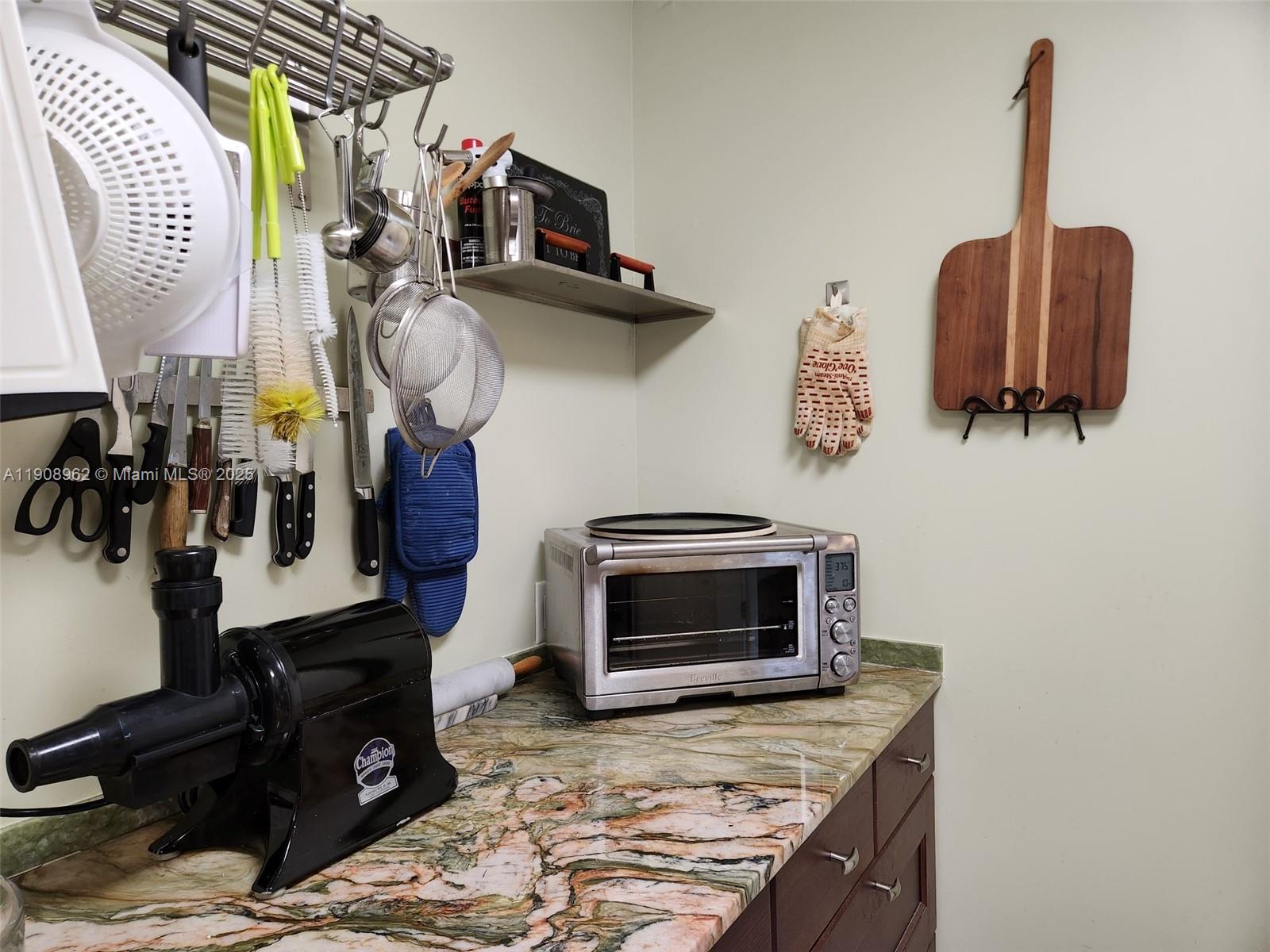 70 Bay Colony Ln Fort Lauderdale, FL 33308