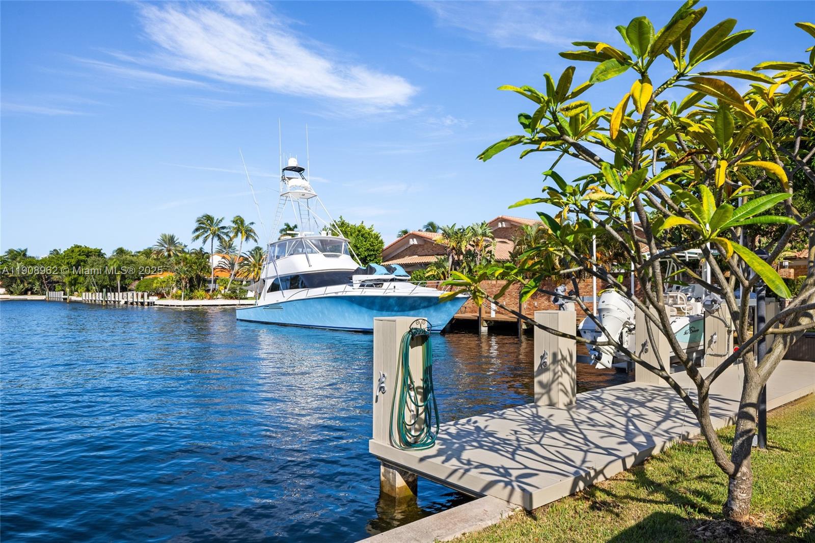 70 Bay Colony Ln Fort Lauderdale, FL 33308