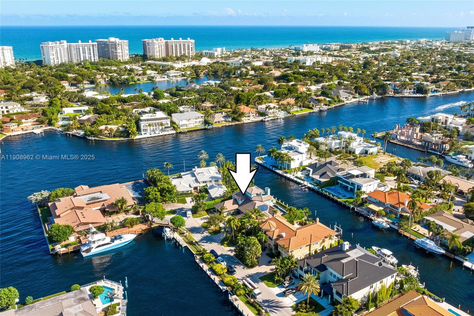 70 Bay Colony Ln Fort Lauderdale, FL 33308