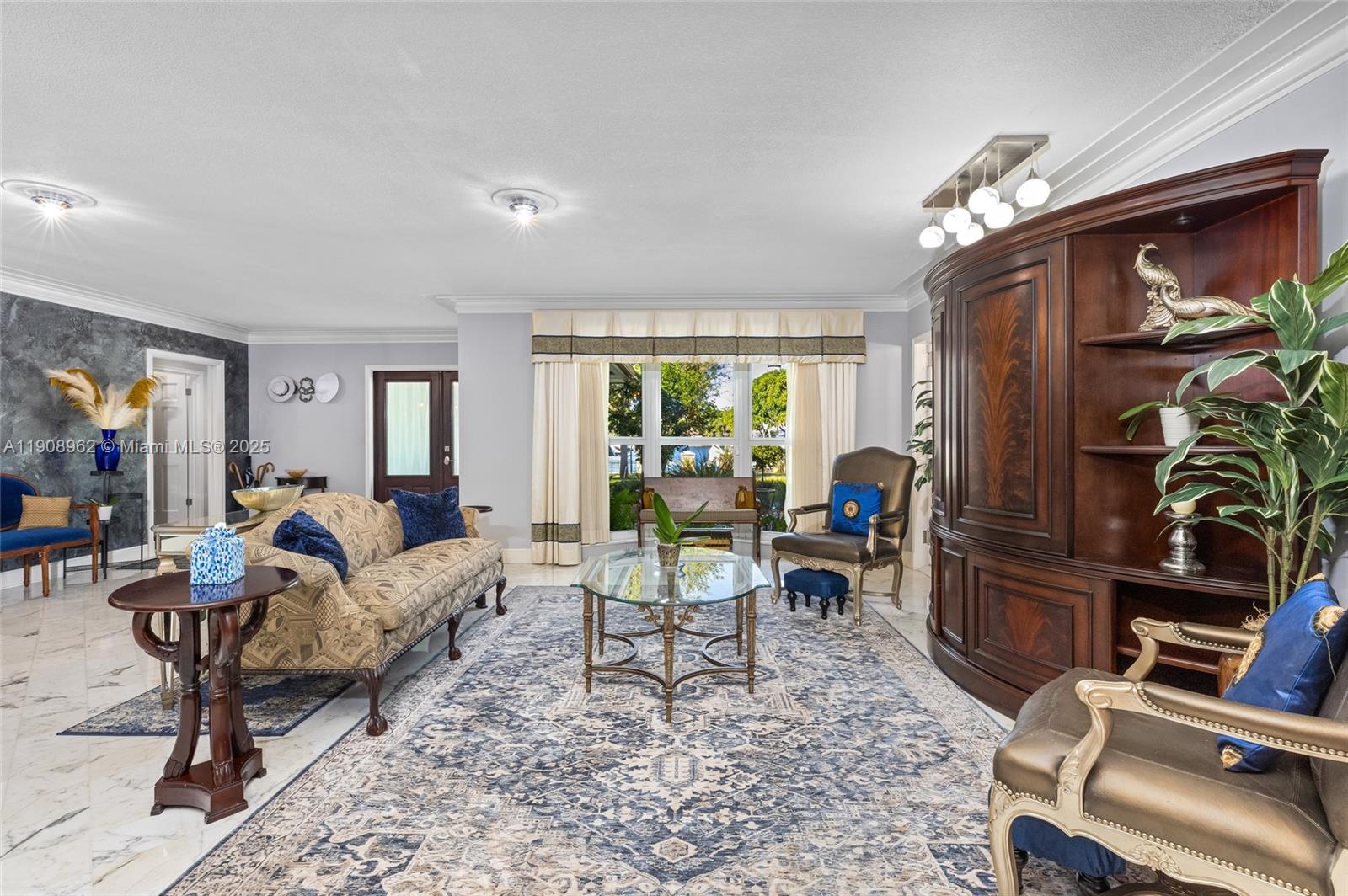 70 Bay Colony Ln Fort Lauderdale, FL 33308