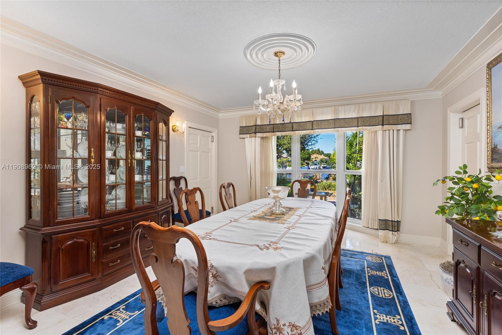 70 Bay Colony Ln Fort Lauderdale, FL 33308