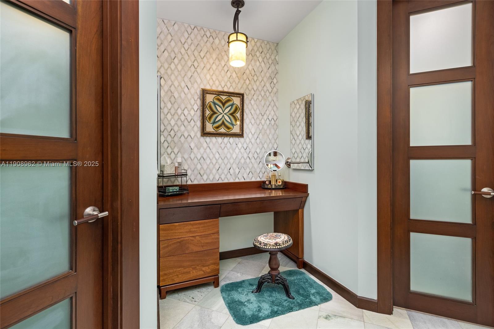 70 Bay Colony Ln Fort Lauderdale, FL 33308