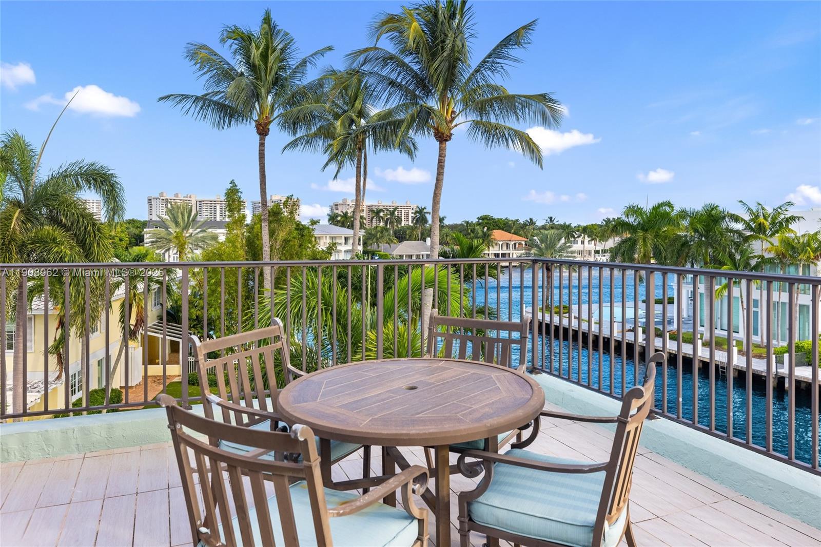 70 Bay Colony Ln Fort Lauderdale, FL 33308