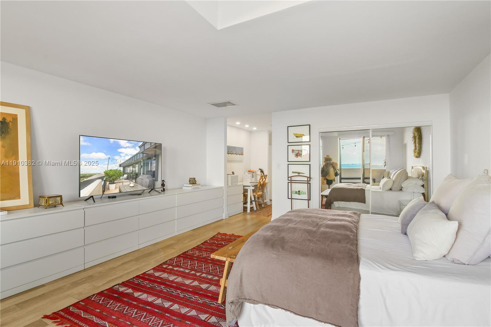 151 Crandon Blvd #1136 Key Biscayne, FL 33149