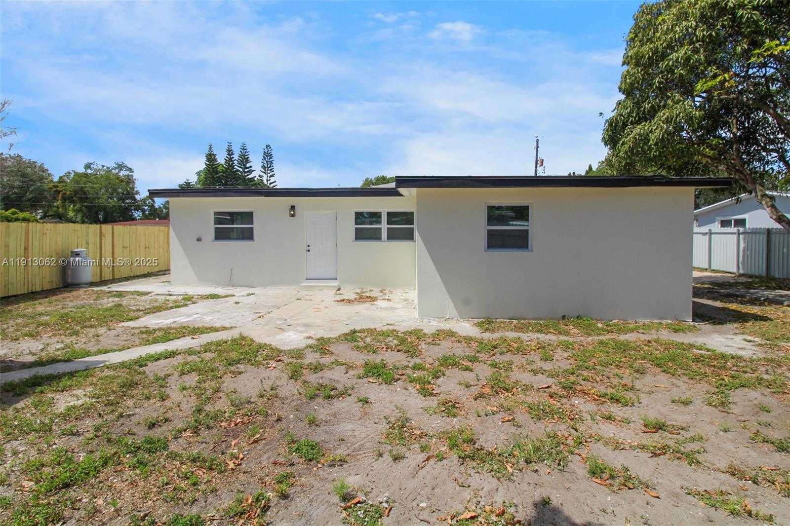 2840 NW 171st St Miami Gardens, FL 33056