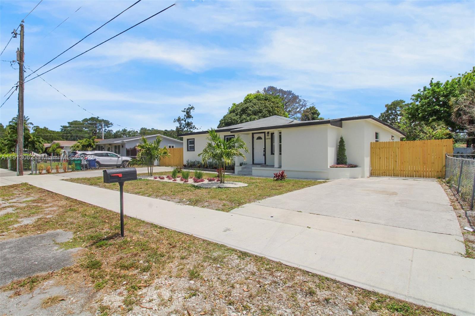 2840 NW 171st St Miami Gardens, FL 33056