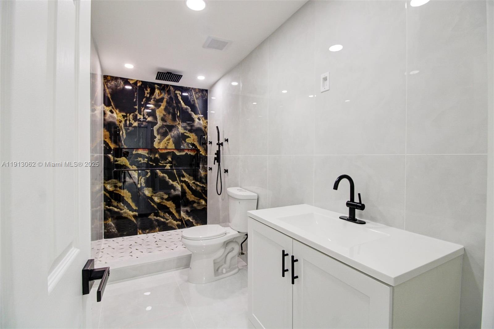 2840 NW 171st St Miami Gardens, FL 33056