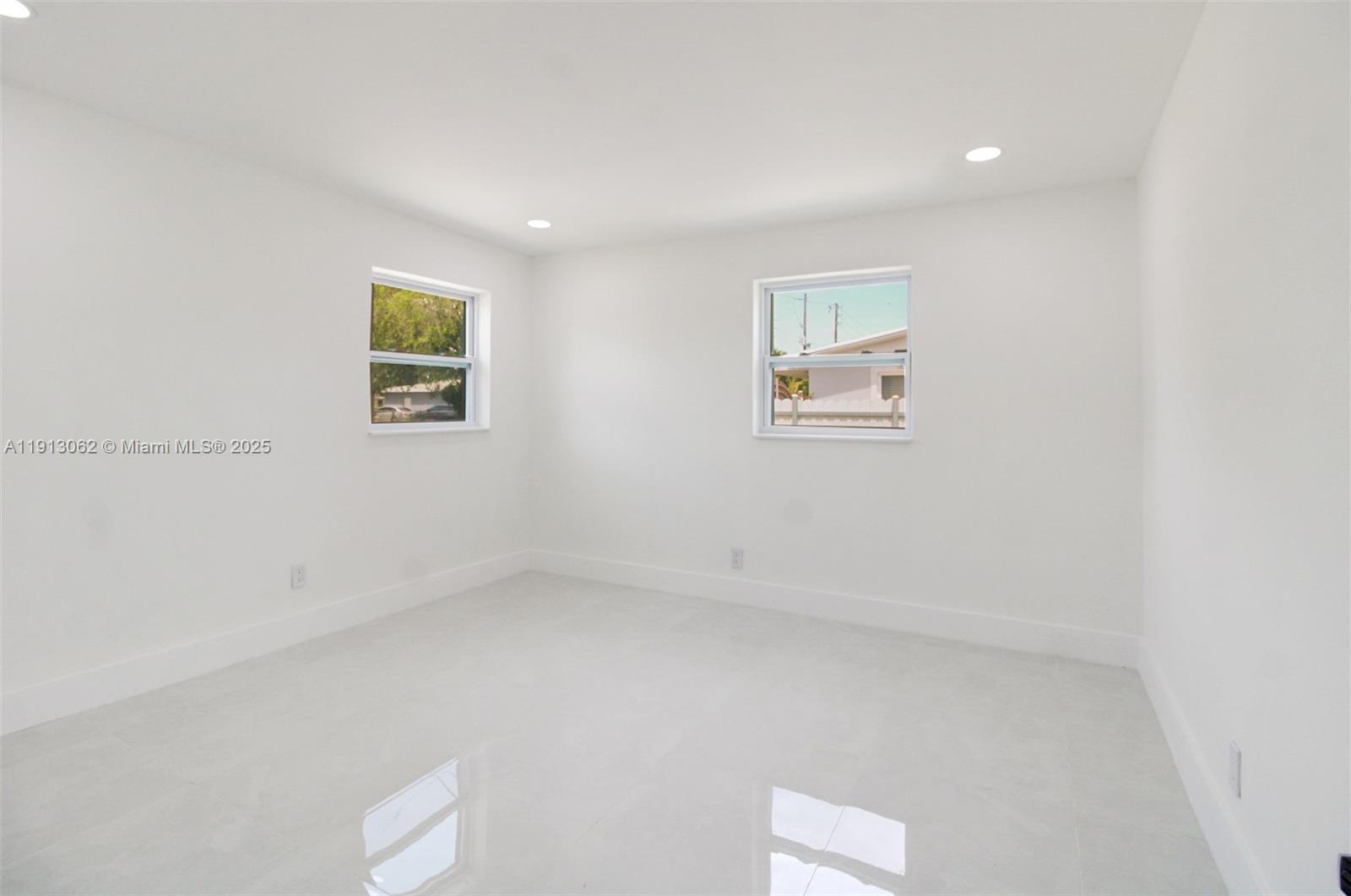 2840 NW 171st St Miami Gardens, FL 33056