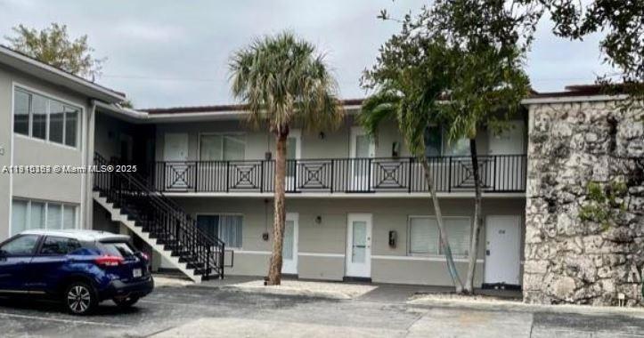 95 Edgewater Dr #103