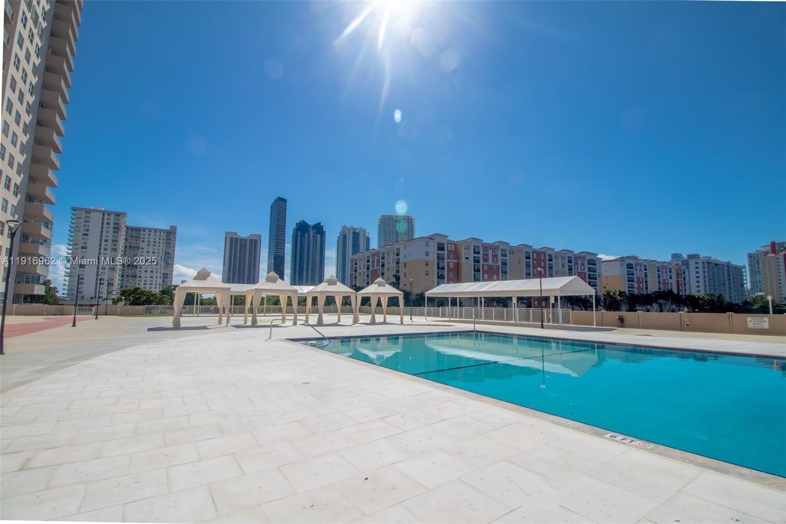 image Winston Towers 1009