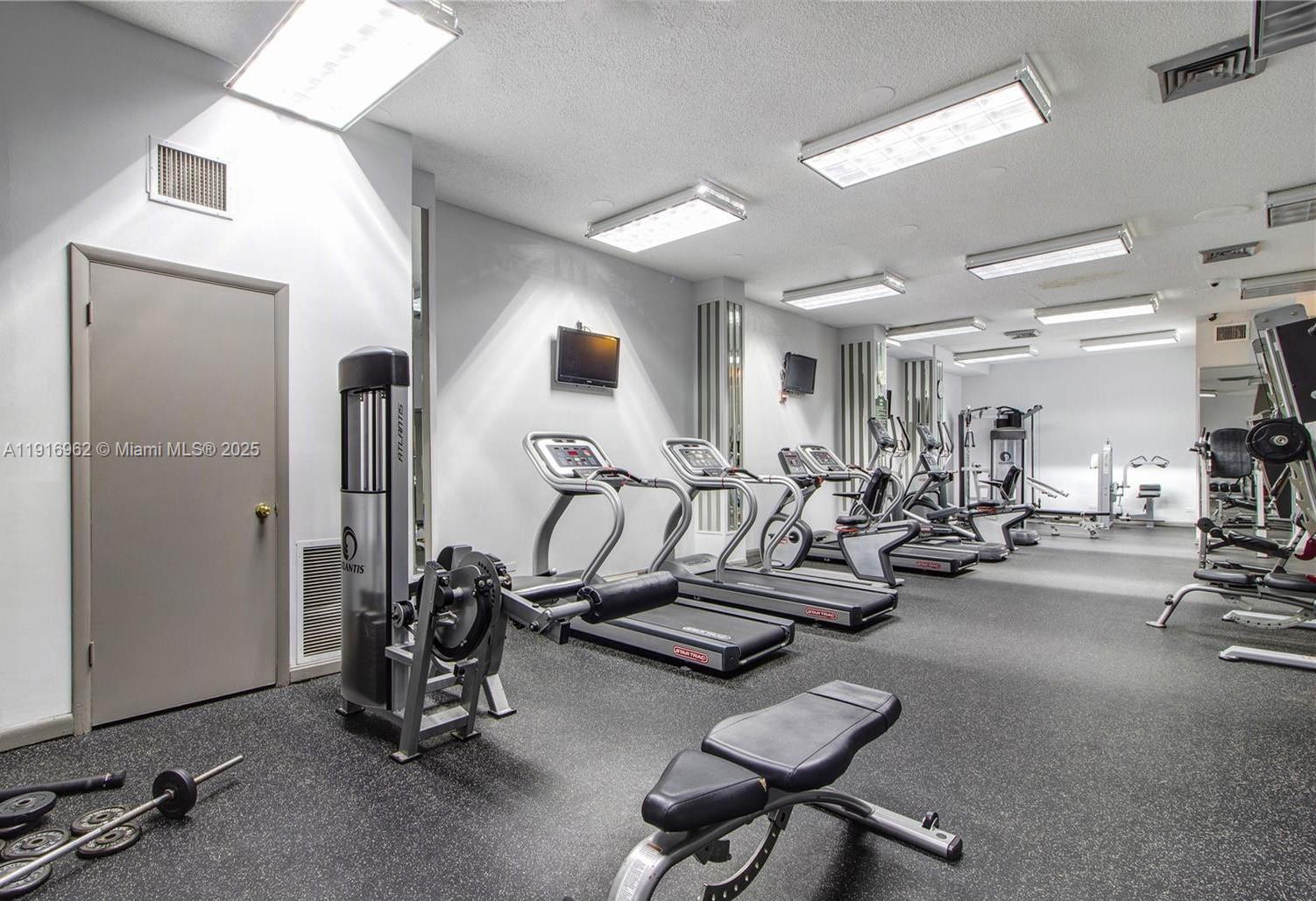 image Winston Towers 10013