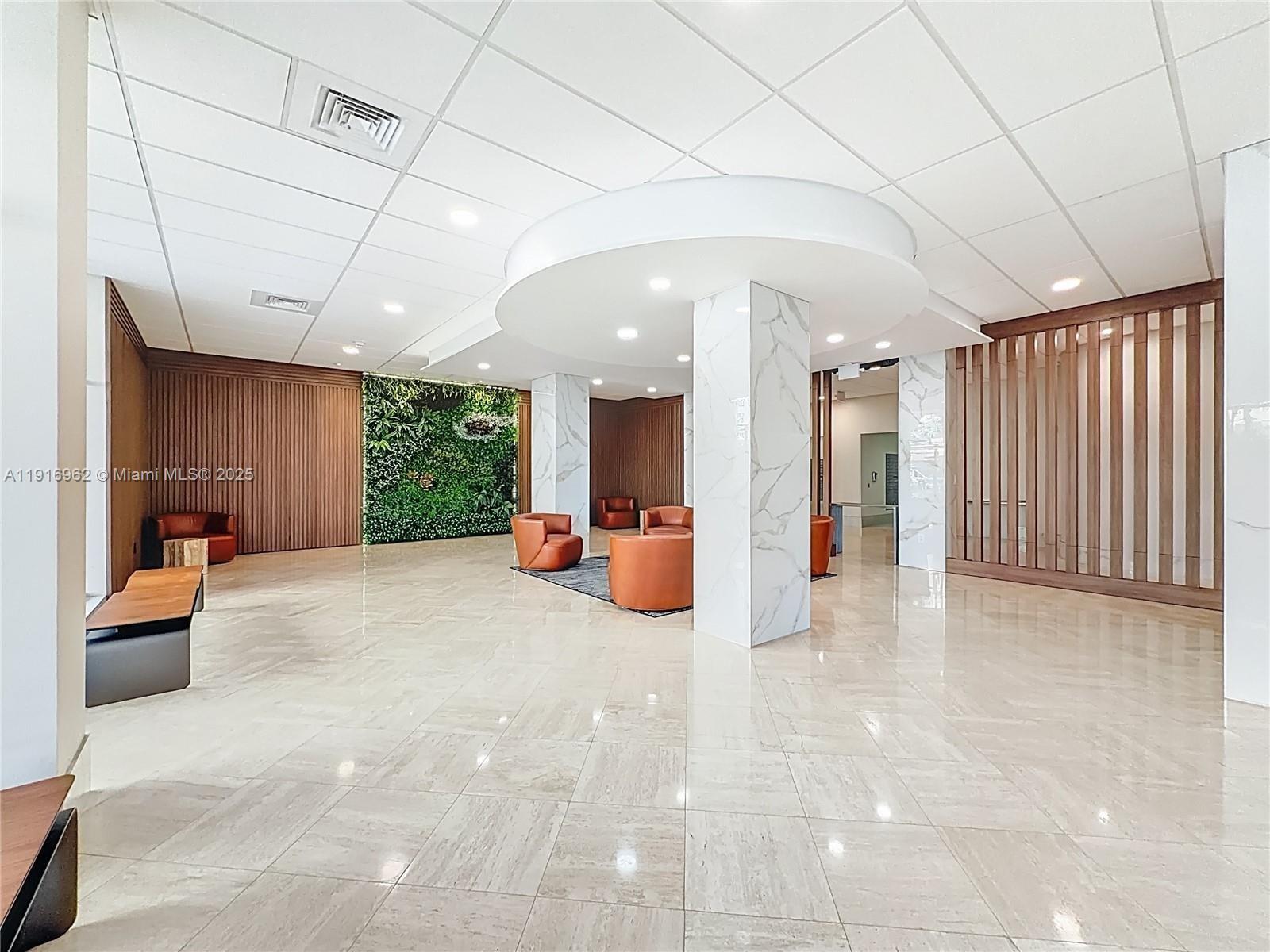 image Winston Towers 1002