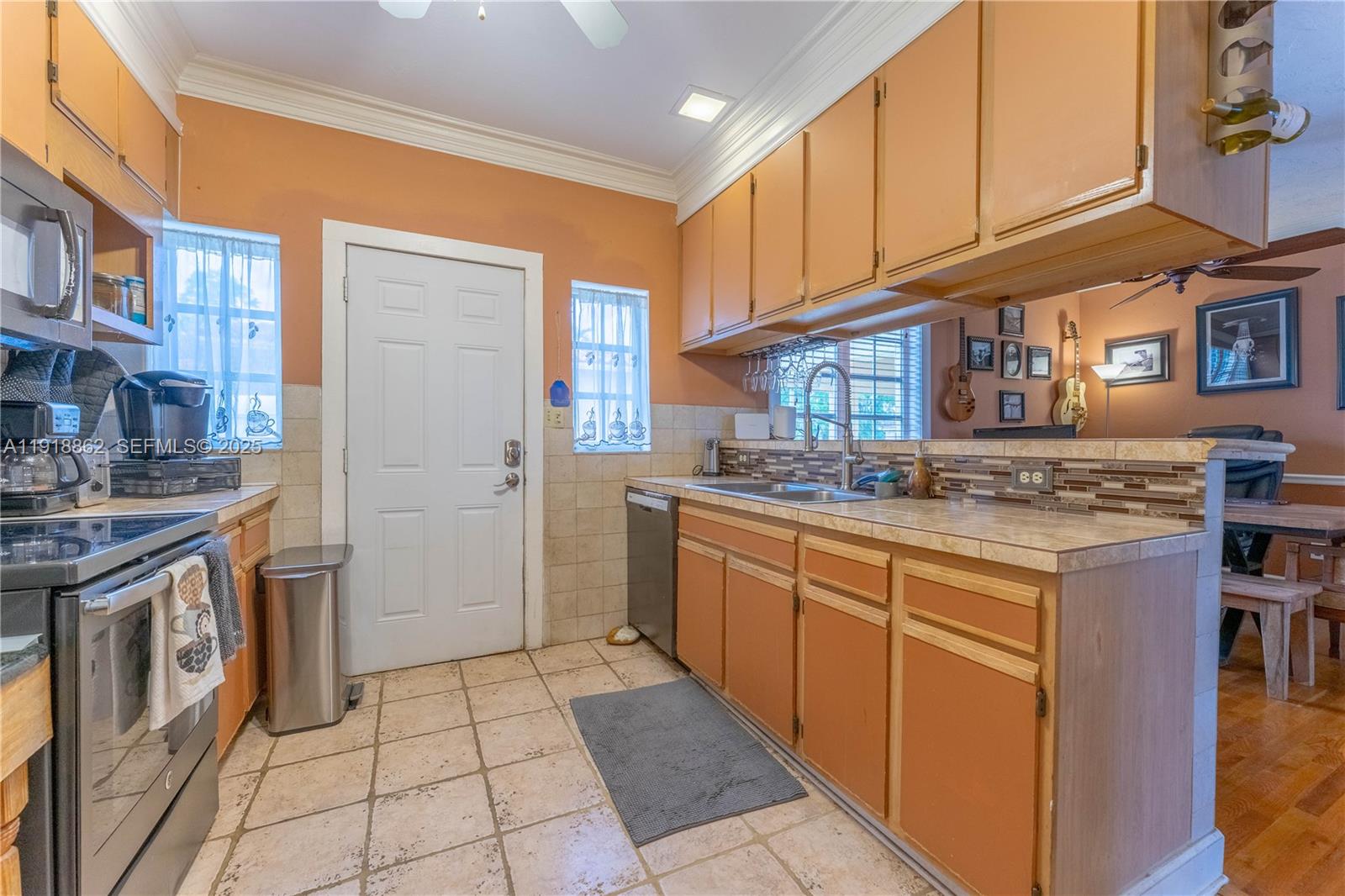 4250 SW 10th St Miami, FL 33134