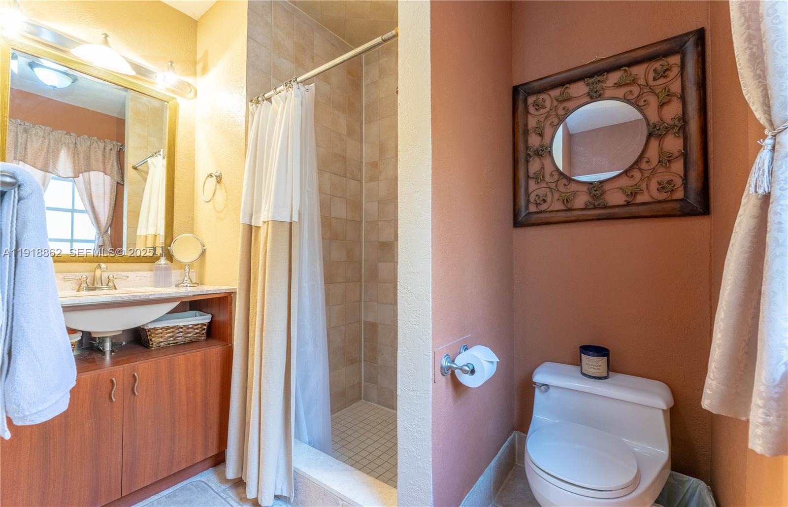 4250 SW 10th St Miami, FL 33134