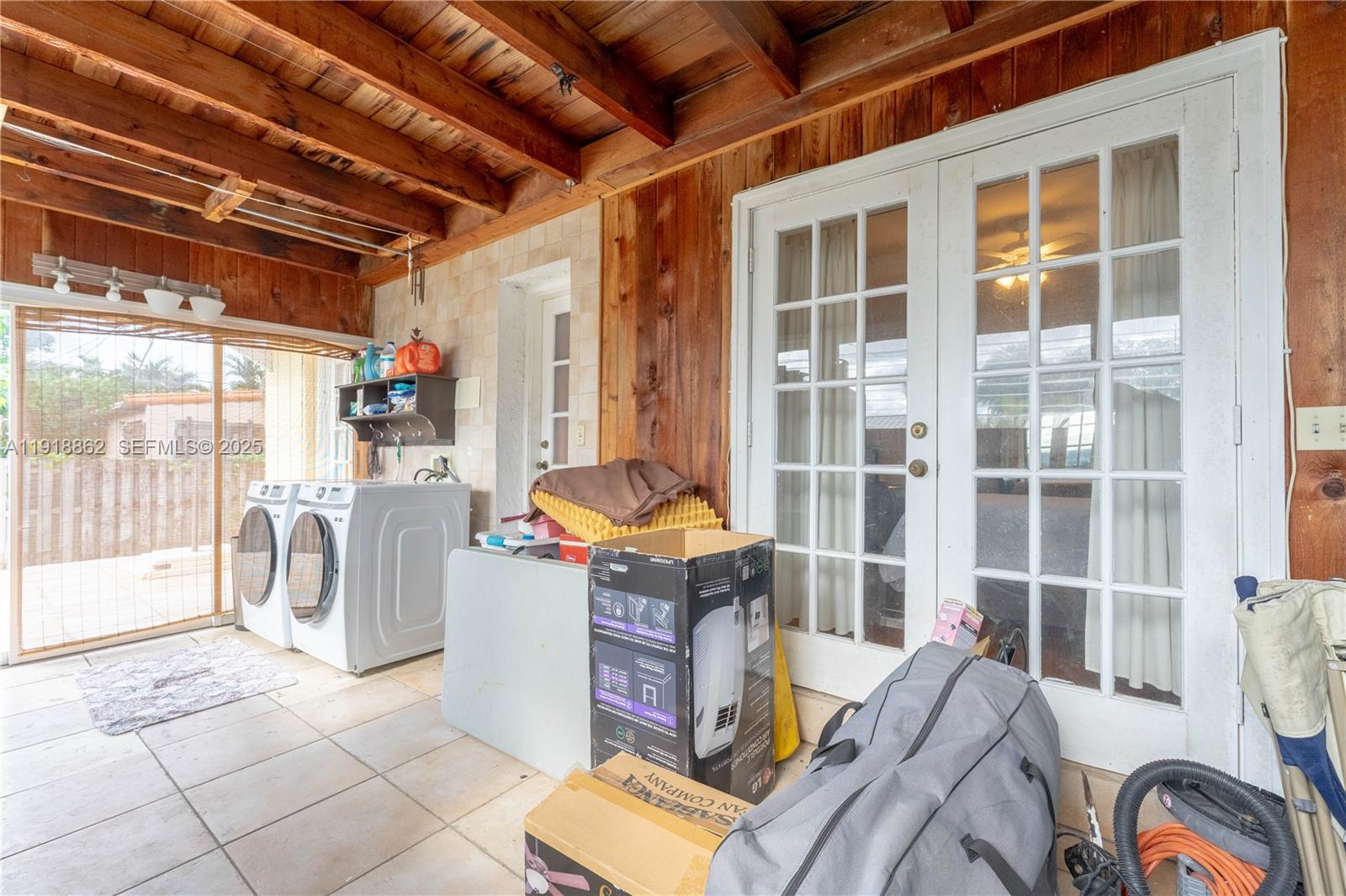 4250 SW 10th St Miami, FL 33134