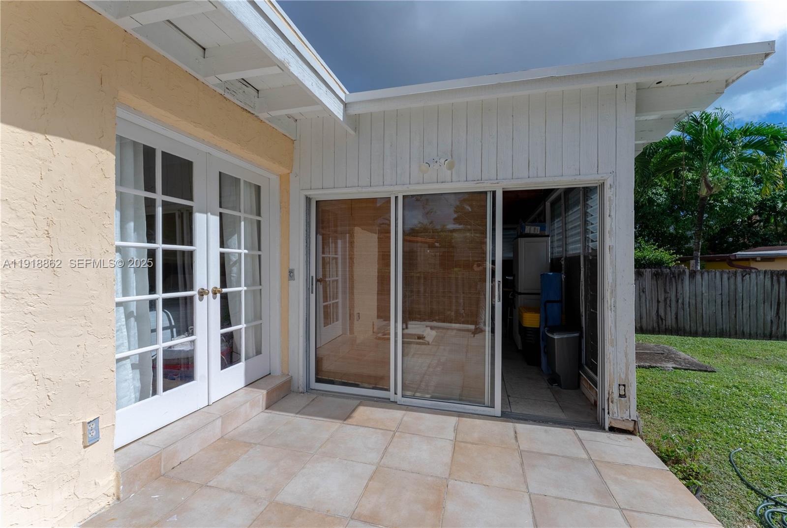 4250 SW 10th St Miami, FL 33134