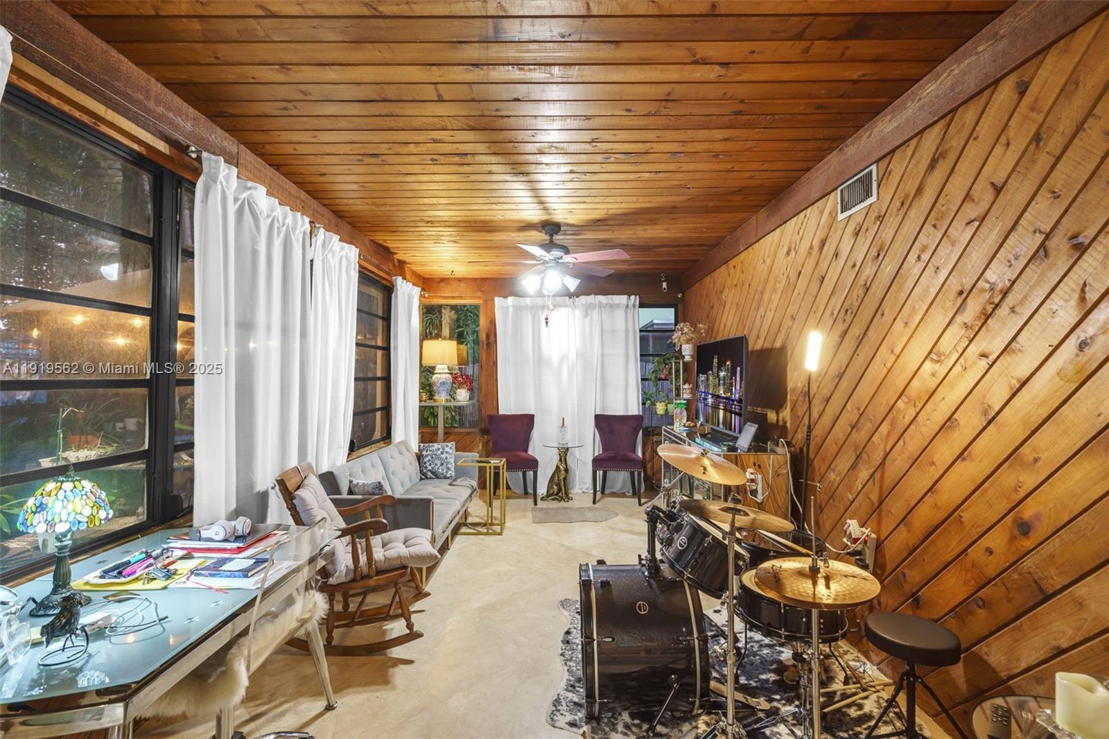 3600 SW 1st Ave Miami, FL 33145