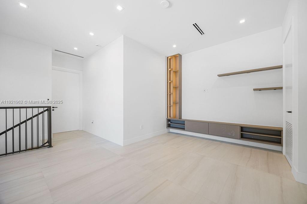 1222 NE 13th Ave Fort Lauderdale, FL 33304