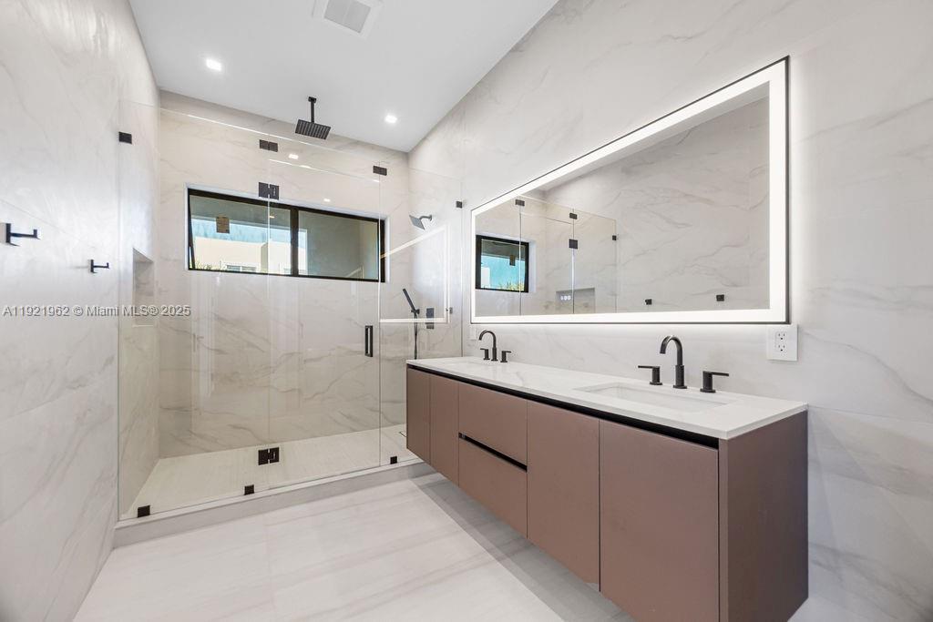 1222 NE 13th Ave Fort Lauderdale, FL 33304