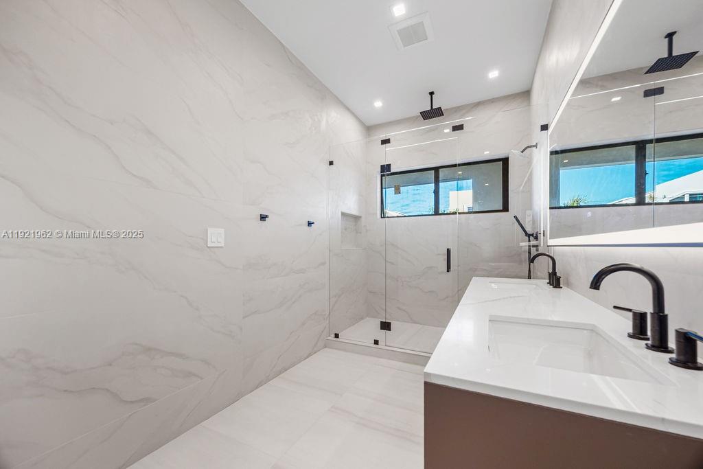 1222 NE 13th Ave Fort Lauderdale, FL 33304