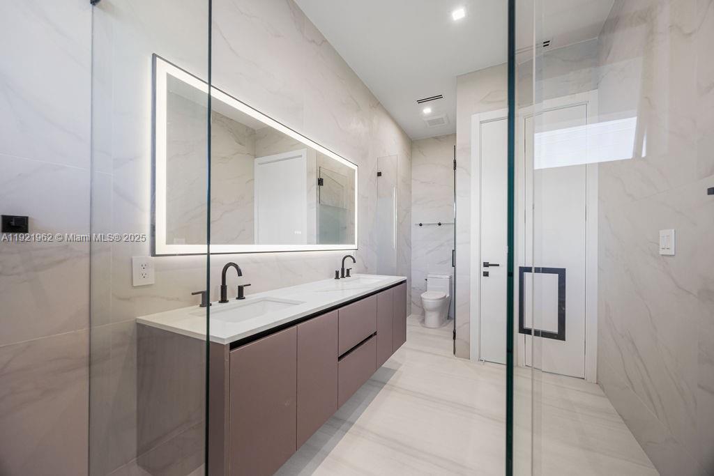 1222 NE 13th Ave Fort Lauderdale, FL 33304