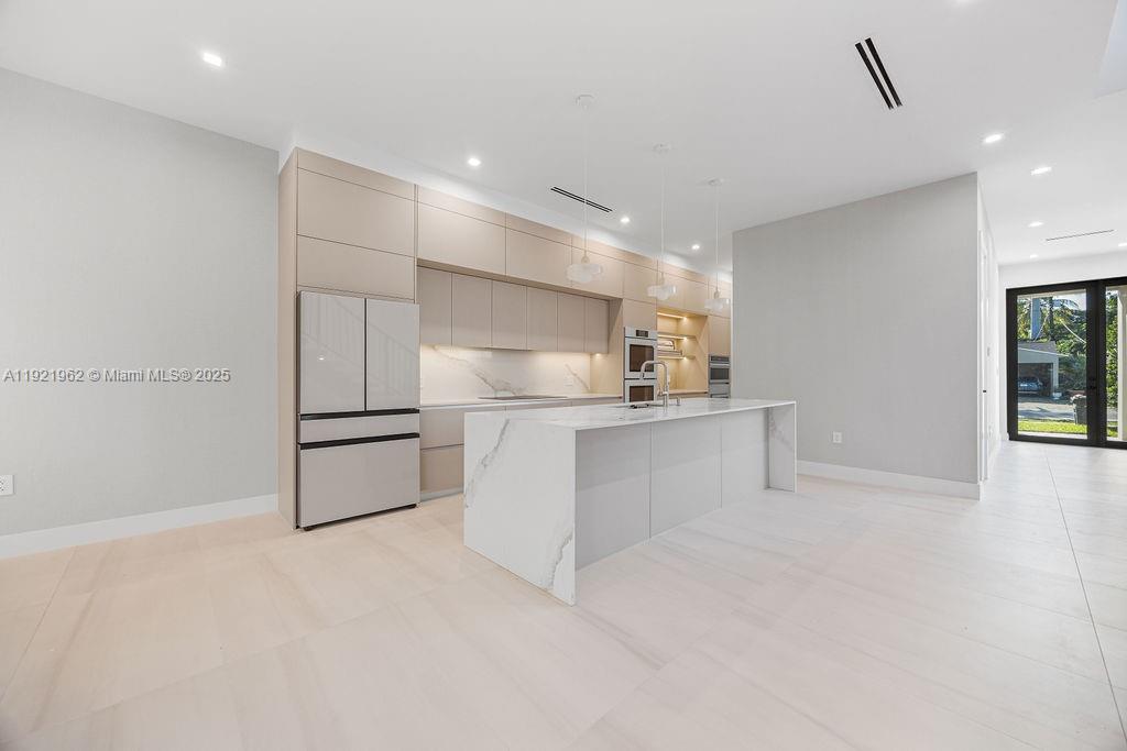 1222 NE 13th Ave Fort Lauderdale, FL 33304