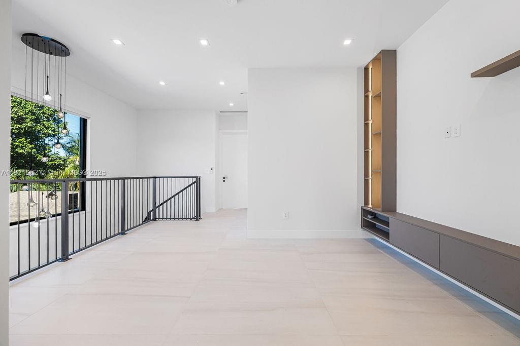 1222 NE 13th Ave Fort Lauderdale, FL 33304