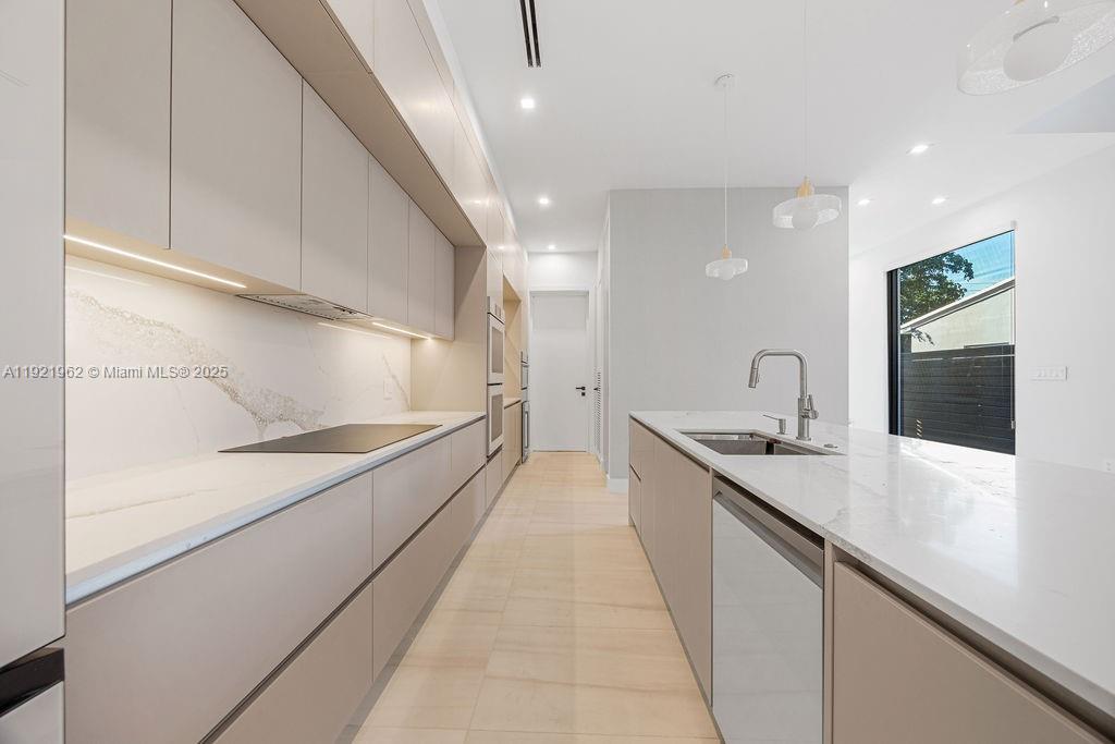 1222 NE 13th Ave Fort Lauderdale, FL 33304