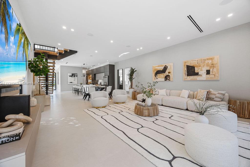 1222 NE 13th Ave Fort Lauderdale, FL 33304