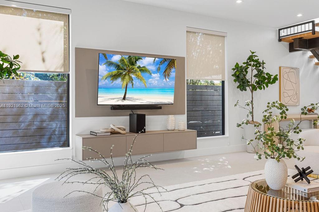 1222 NE 13th Ave Fort Lauderdale, FL 33304