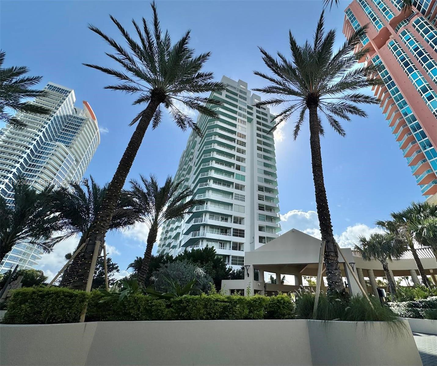 400 S Pointe Dr #1610 Miami Beach, FL 33139